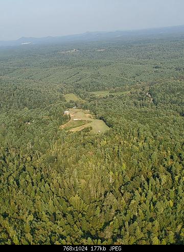 Flying Felix's fun playground near Morganton, NC.  One way, up hill and short.  Land past the dog leg.